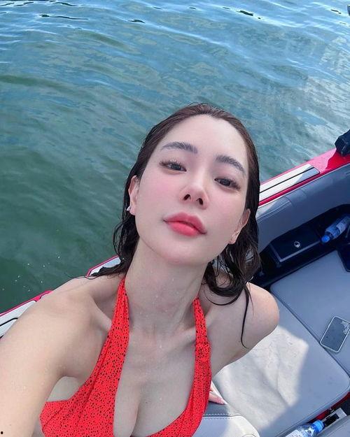 日韩美女克拉拉图片视频,日韩美女的时尚魅力与独特风采