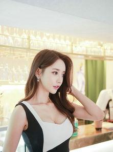 日韩美女模特拍照片视频,镜头下的时尚风采与魅力瞬间